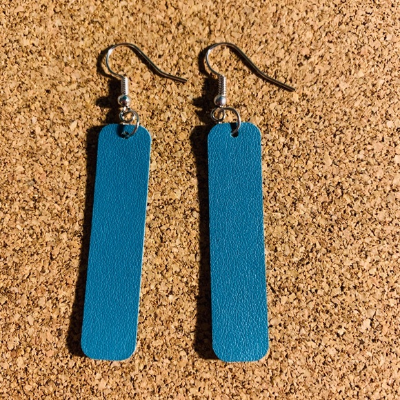 Handmade leather earrings - Picture 2 of 4